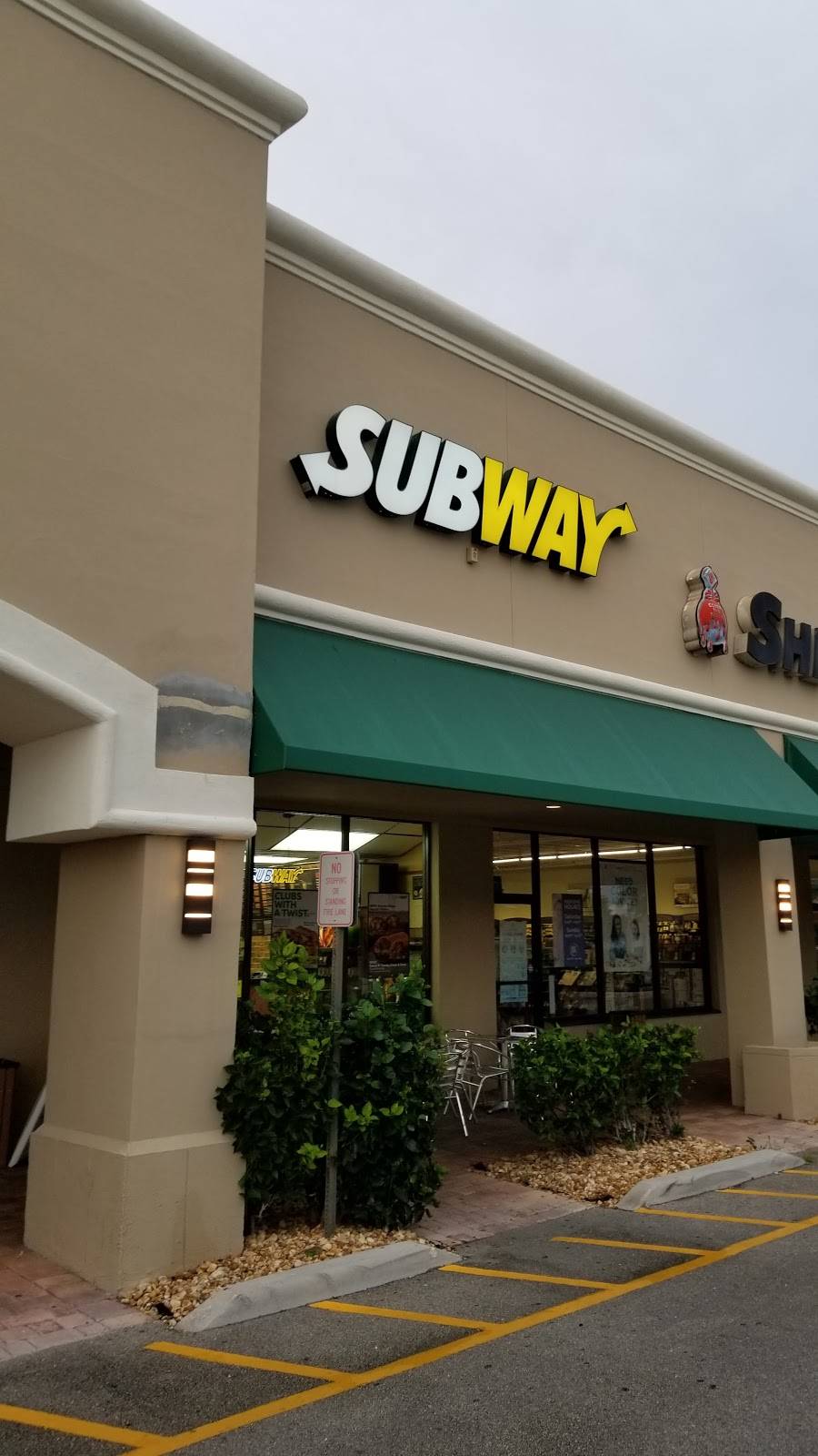 Subway Restaurants | restaurant | 401 NE Spanish River Blvd, Boca Raton, FL 33431, USA | 5613927827 OR +1 561-392-7827