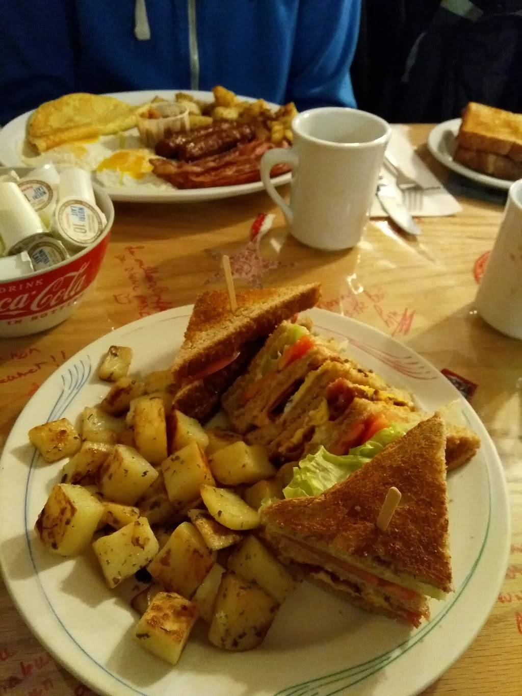 Resto Chez Mo-Nik | restaurant | 33 Boulevard Saint-Joseph, Gatineau, QC J8Y 3V8, Canada | 8197721277 OR +1 819-772-1277