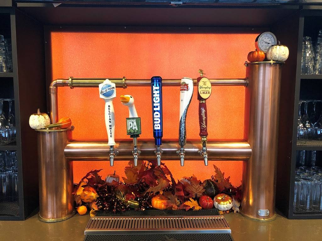 Curtains Bar and Restaurant | restaurant | 150 Avenel St, Avenel, NJ 07001, USA | 7325824595 OR +1 732-582-4595