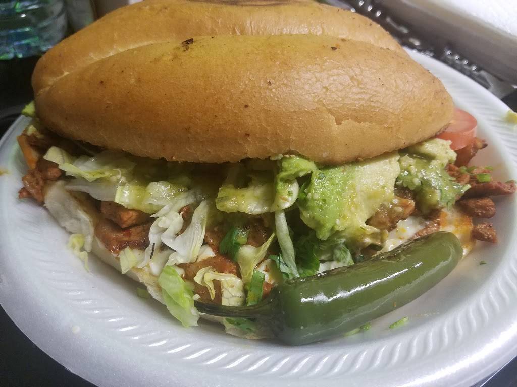 Lunas tacos | restaurant | 6901 McCart Ave, Fort Worth, TX 76133, USA | 8172312050 OR +1 817-231-2050