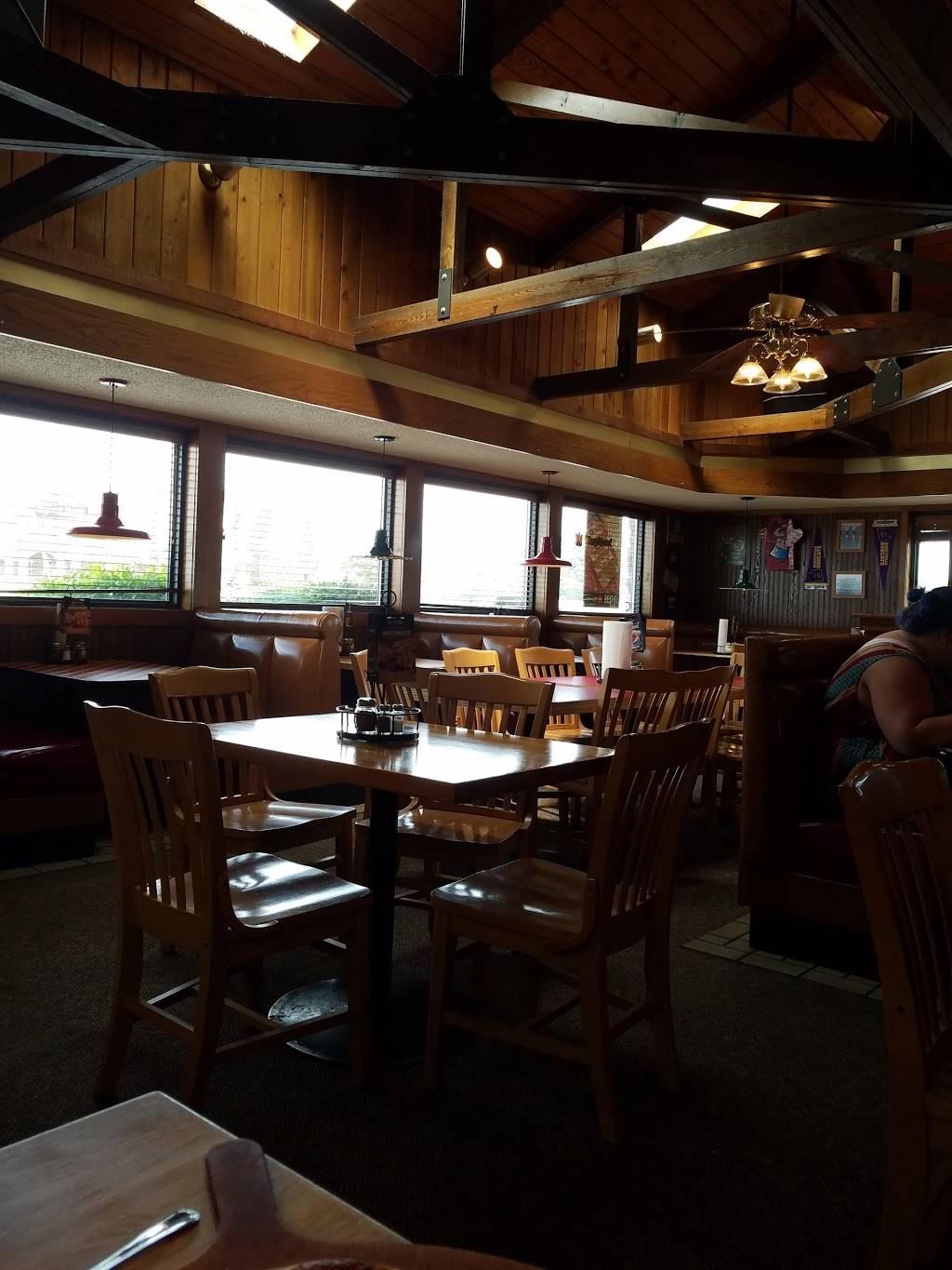 Pizza Hut | meal delivery | 912 W Trimble Ave, Berryville, AR 72616, USA | 8704232188 OR +1 870-423-2188