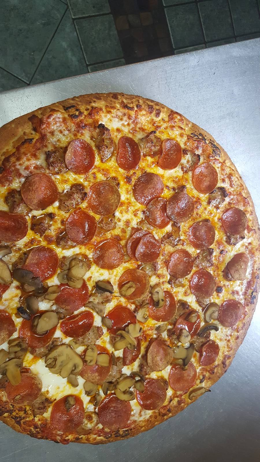 Saylors Pizza & More | restaurant | 2047 Oakland Ave, Elkhart, IN 46516, USA | 5742933683 OR +1 574-293-3683