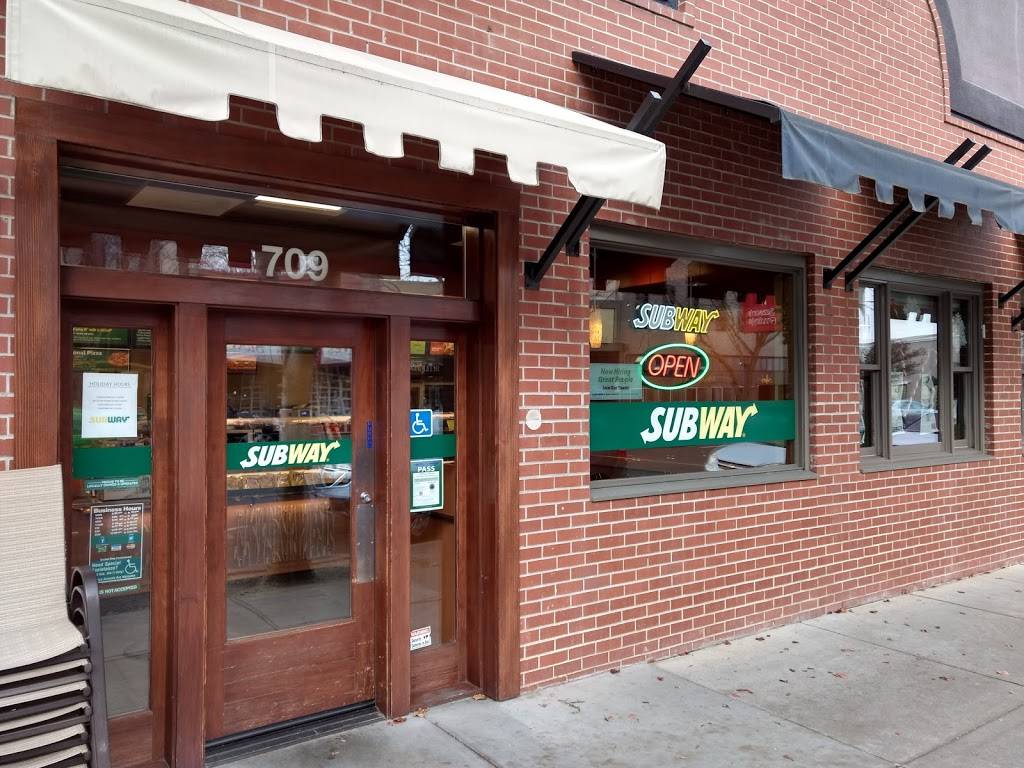 Subway | restaurant | 709 Main St, Woodland, CA 95695, USA | 5306663354 OR +1 530-666-3354