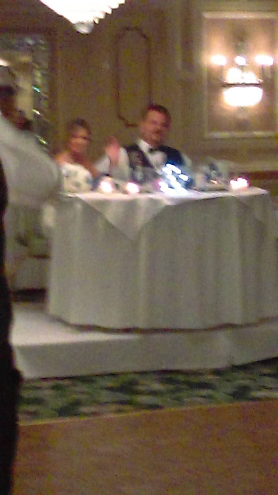 Town and Country Inn | restaurant | 48 NJ-35, Keyport, NJ 07735, USA | 7322646820 OR +1 732-264-6820