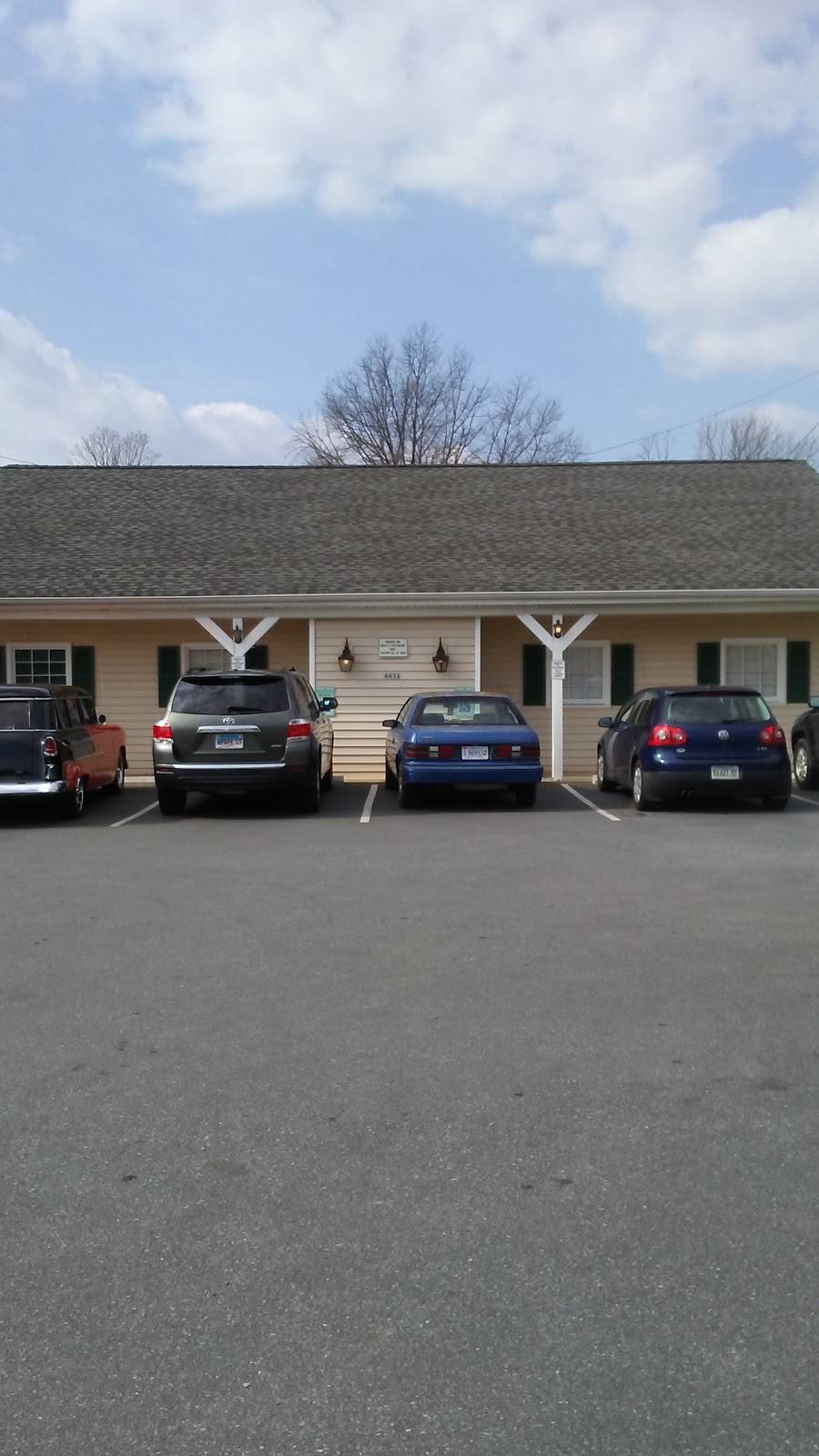 Dudleys Family Style Restaurant | restaurant | 4614 S Amherst Hwy, Madison Heights, VA 24572, USA | 4348455345 OR +1 434-845-5345