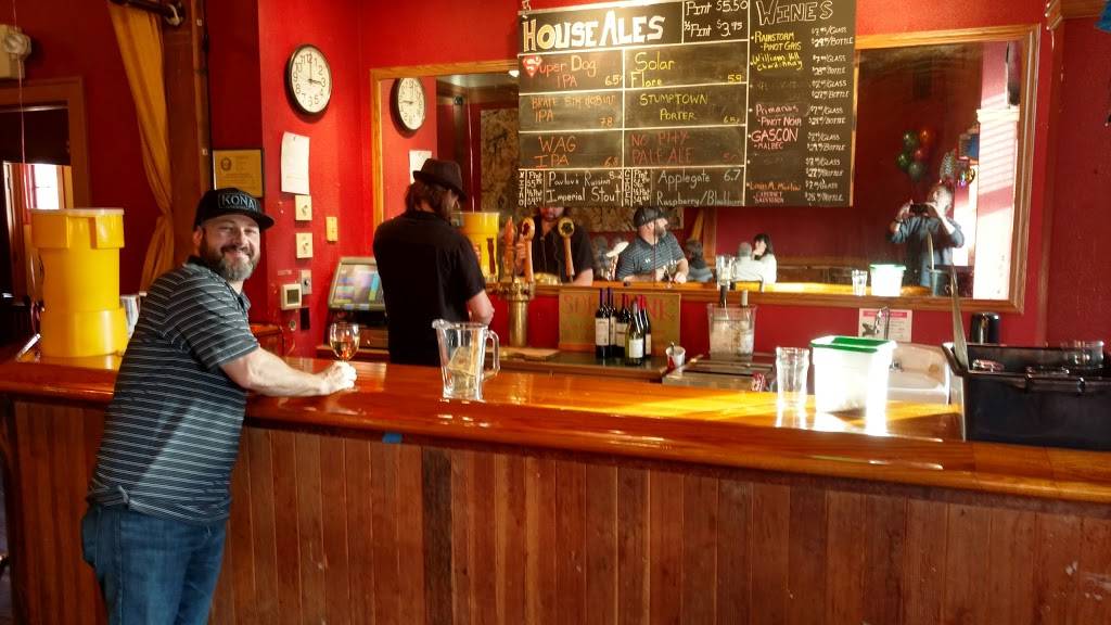 Lucky Labrador Public House | restaurant | 7675 SW Capitol Hwy, Portland, OR 97219, USA | 5032442537 OR +1 503-244-2537