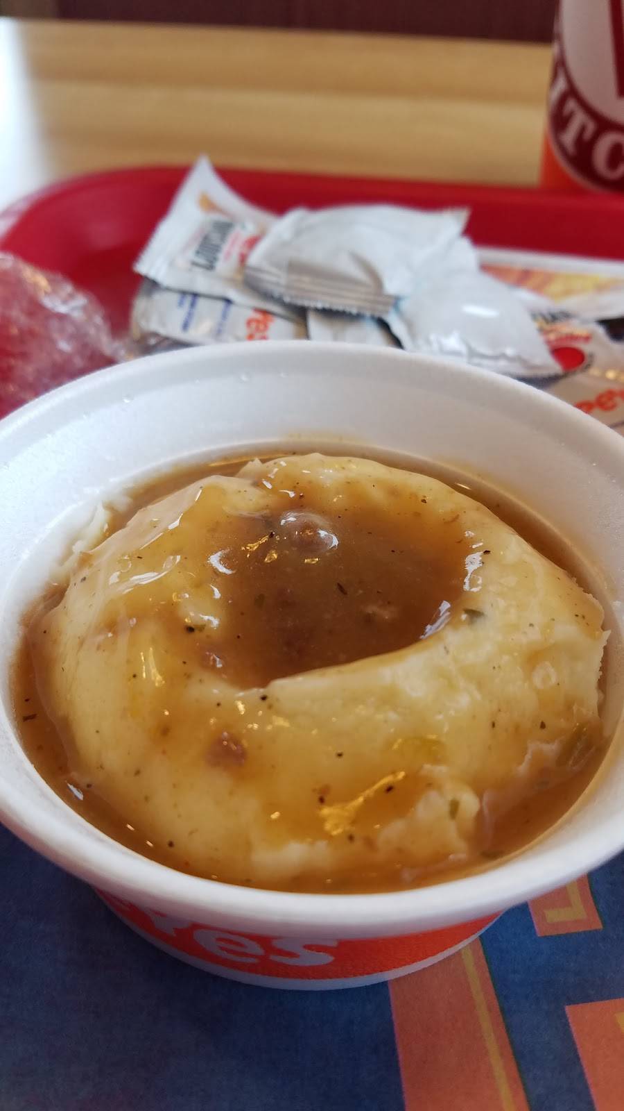 Popeyes Louisiana Kitchen | restaurant | 1640 Fort Campbell Blvd, Clarksville, TN 37042, USA | 9319195141 OR +1 931-919-5141