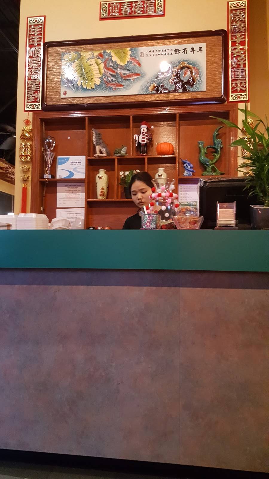 Mr. Gus | restaurant | 2910 Mt Holly-Huntersville Rd, Charlotte, NC 28214, USA | 7043954888 OR +1 704-395-4888