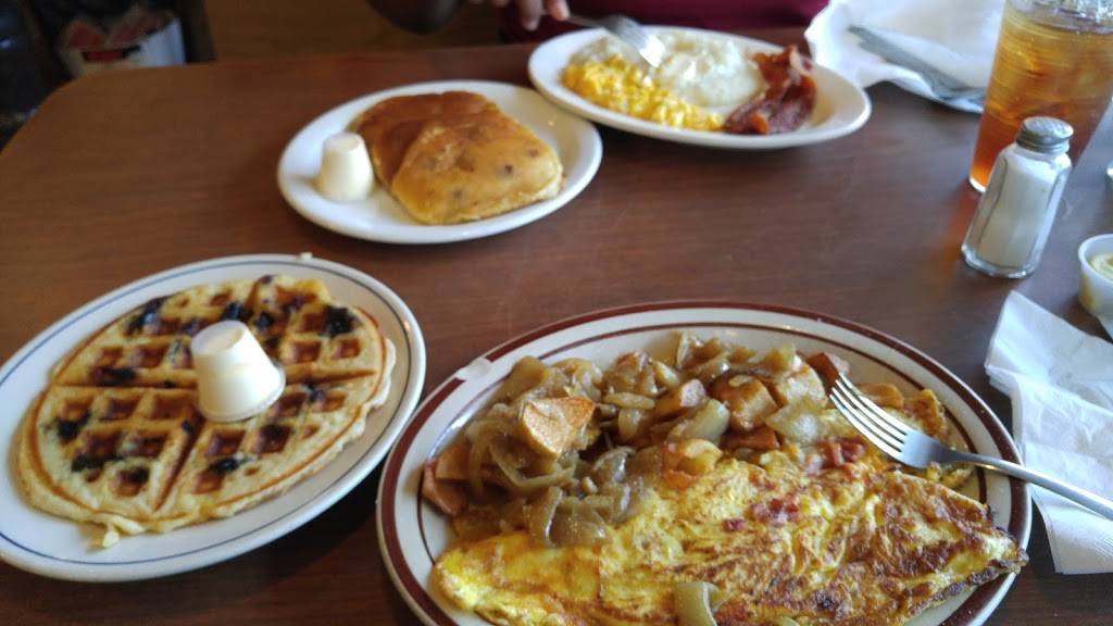 Howards Restaurant | restaurant | 336 E Main St, Moncks Corner, SC 29461, USA | 8437618565 OR +1 843-761-8565