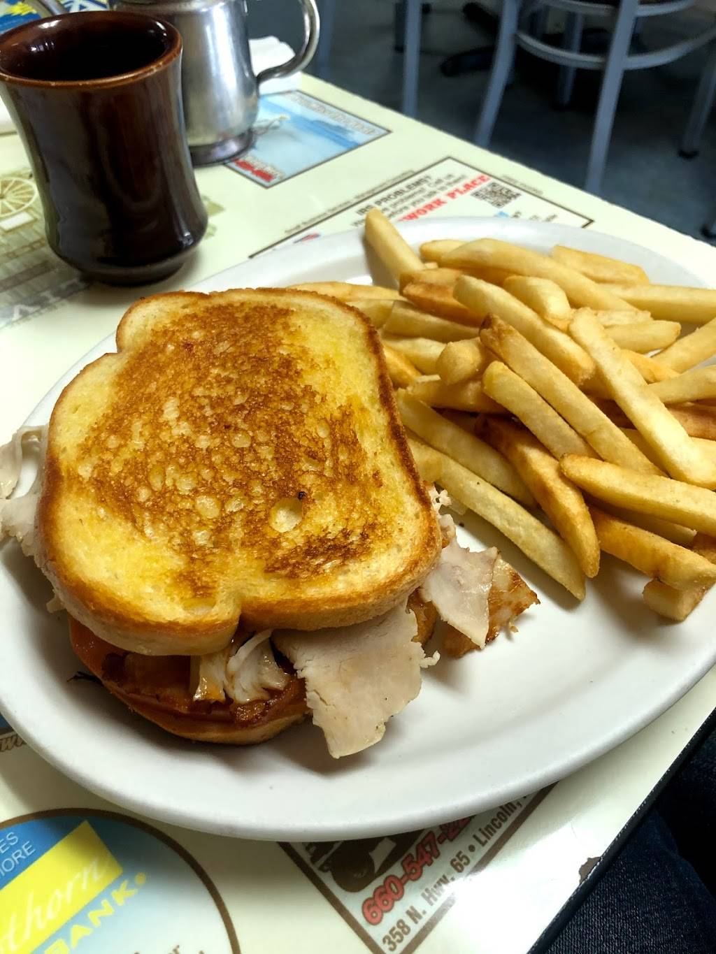 The Rusty Skillet | restaurant | 248 Main St, Warsaw, MO 65355, USA | 6604387660 OR +1 660-438-7660