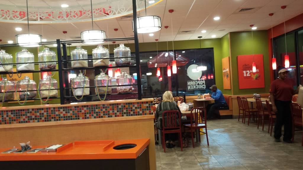 Popeyes Louisiana Kitchen | restaurant | 953 NW Plaza Drive, St Ann, MO 63074, USA | 3143441981 OR +1 314-344-1981