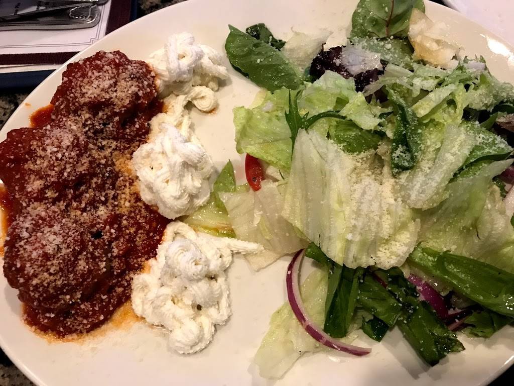 Salvatores Italian Grill | restaurant | 8720 E Market St, Warren, OH 44484, USA | 3306097777 OR +1 330-609-7777