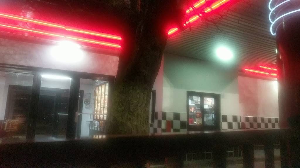 Checkers | restaurant | 823 Communipaw Ave, Jersey City, NJ 07304, USA | 2014135458 OR +1 201-413-5458