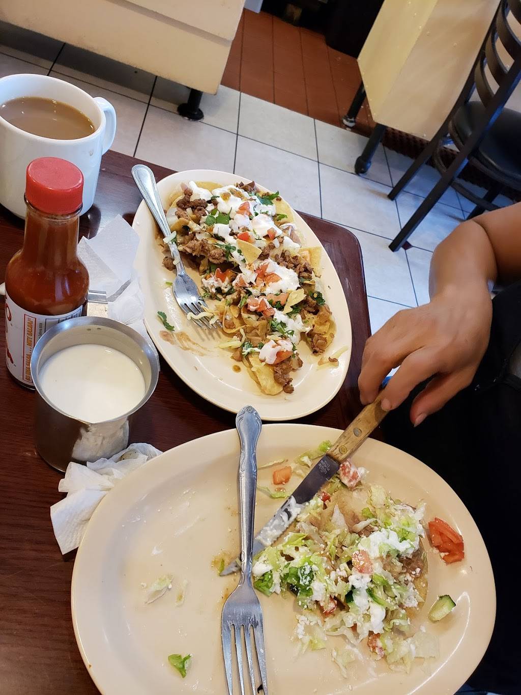 El Tapatio Restaurant | restaurant | 2049 East Cesar E Chavez Avenue, Los Angeles, CA 90033, USA | 3232662931 OR +1 323-266-2931