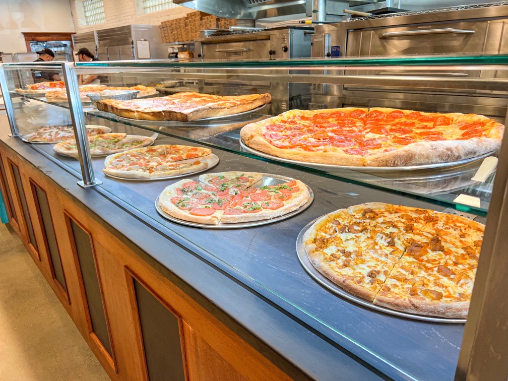 Joe Roccos Brooklyn Pizzeria | restaurant | 700 Main St, Columbia, MS 39429, USA | 6016217332 OR +1 601-621-7332