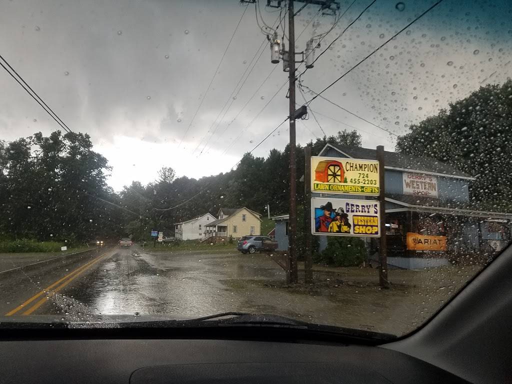 Champion Gas And Food Mart | restaurant | 1802 Indian Creek Valley Rd, Champion, PA 15622, USA | 7245937760 OR +1 724-593-7760