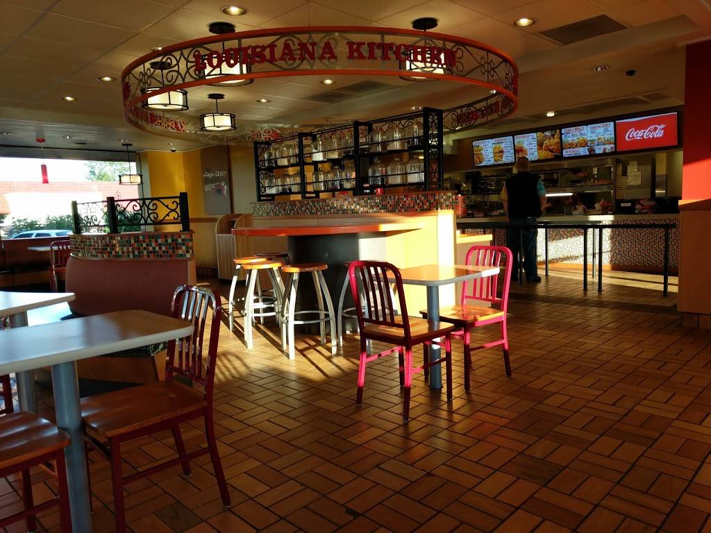 Popeyes Louisiana Kitchen | restaurant | 6402 6th Ave, Tacoma, WA 98406, USA | 2535650797 OR +1 253-565-0797