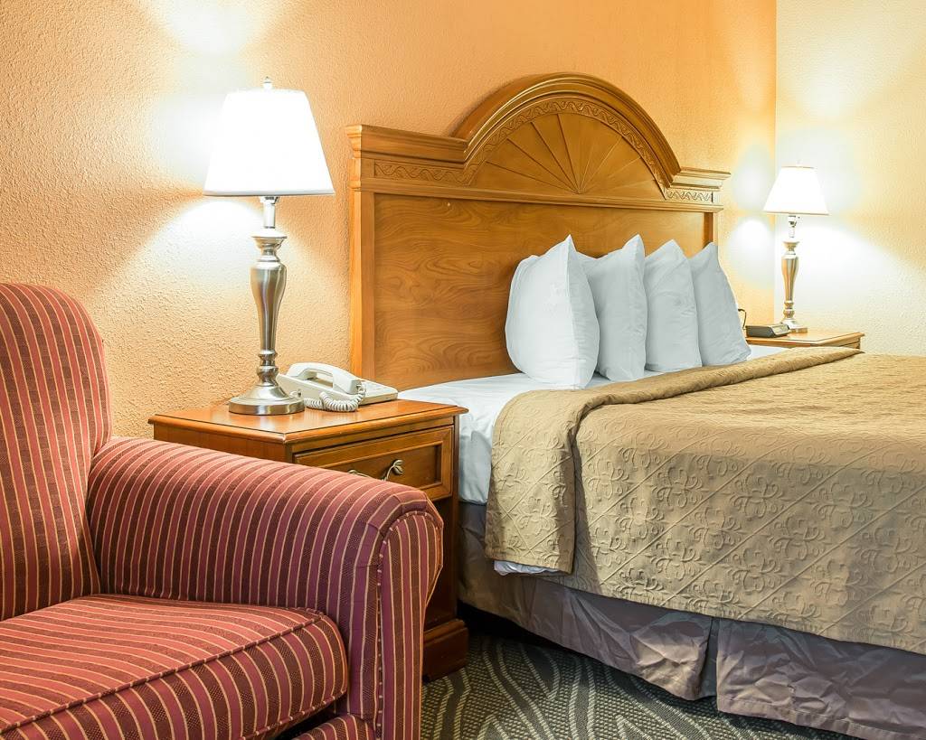 Quality Inn | restaurant | 137 West St, Gaylord, MI 49735, USA | 9897327541 OR +1 989-732-7541