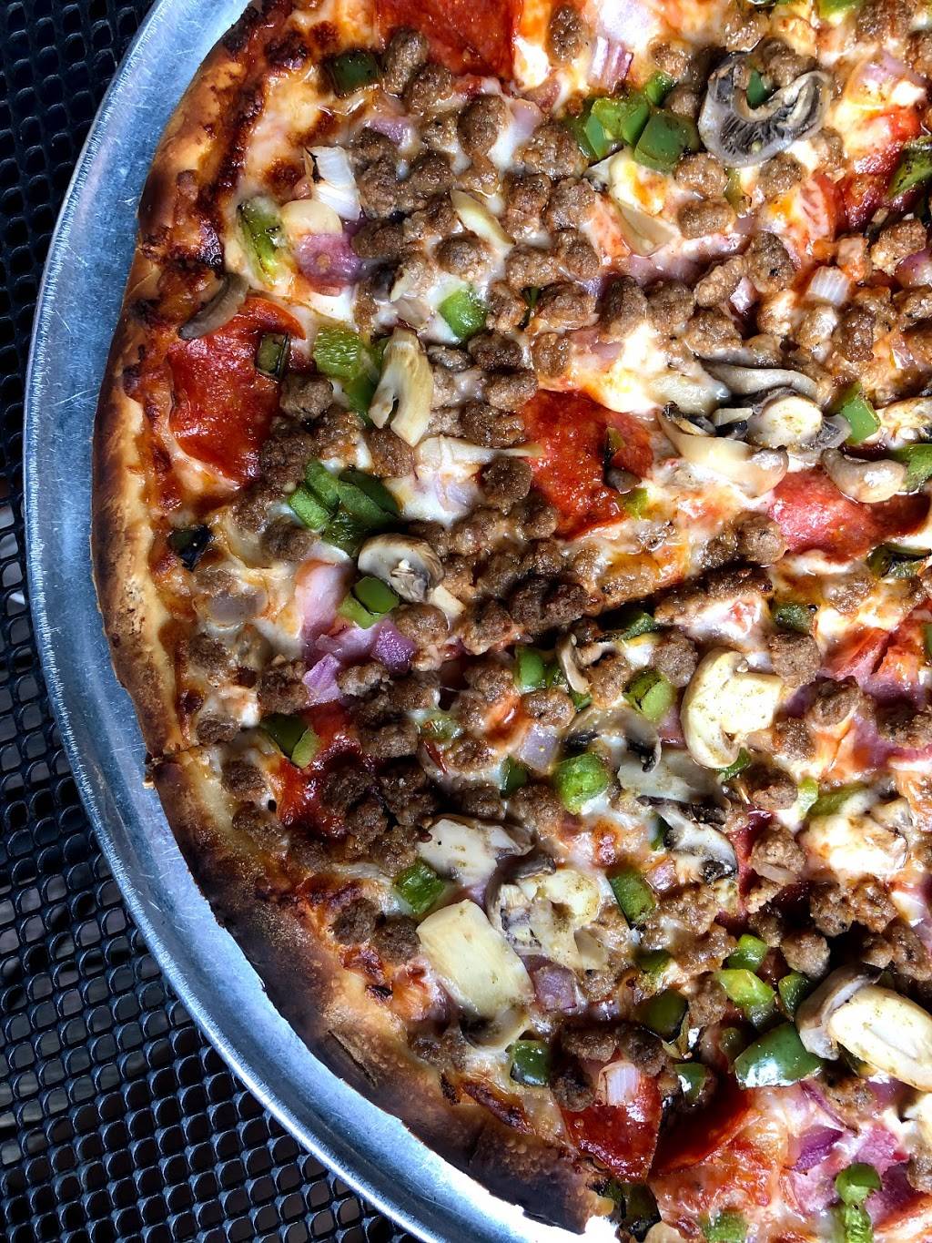 Memphis Pizza Cafe | restaurant | 2087 Madison Ave, Memphis, TN 38104, USA | 9017265343 OR +1 901-726-5343