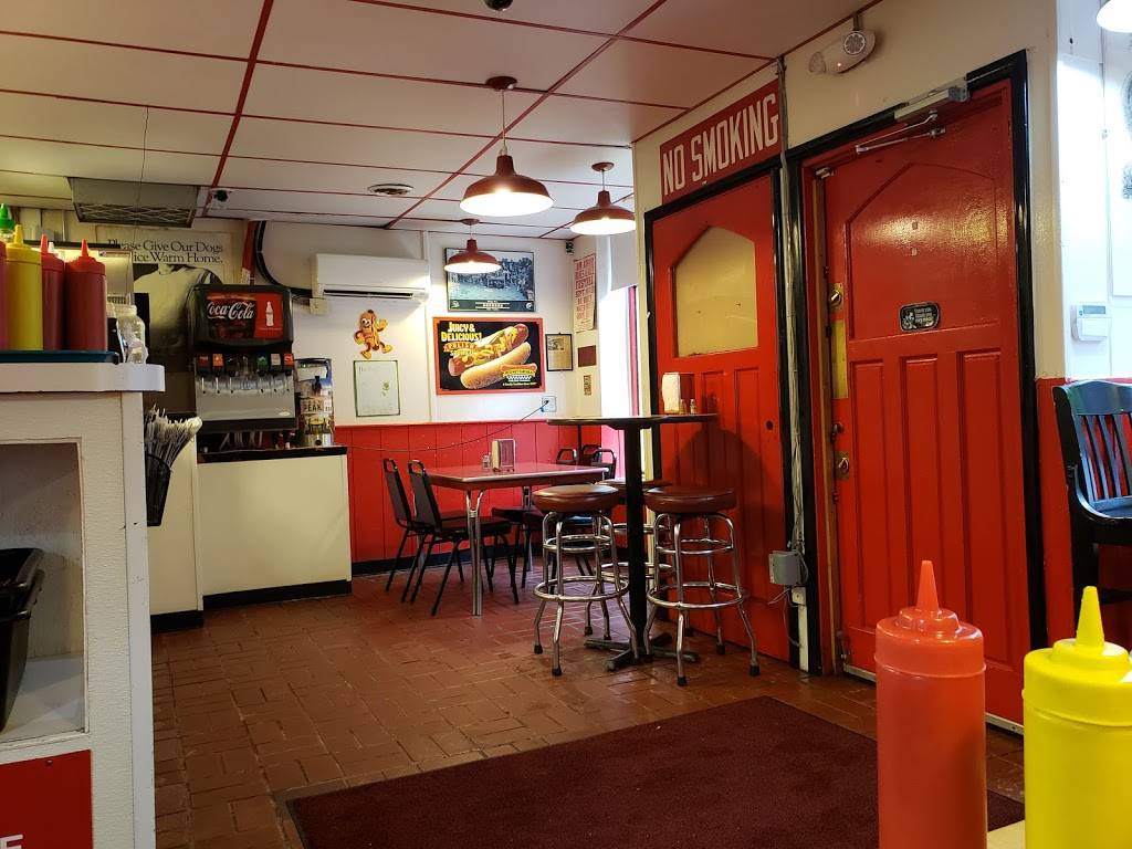 Rays Red Hots | restaurant | 629 E University Ave, Ann Arbor, MI 48104, USA | 7349983647 OR +1 734-998-3647