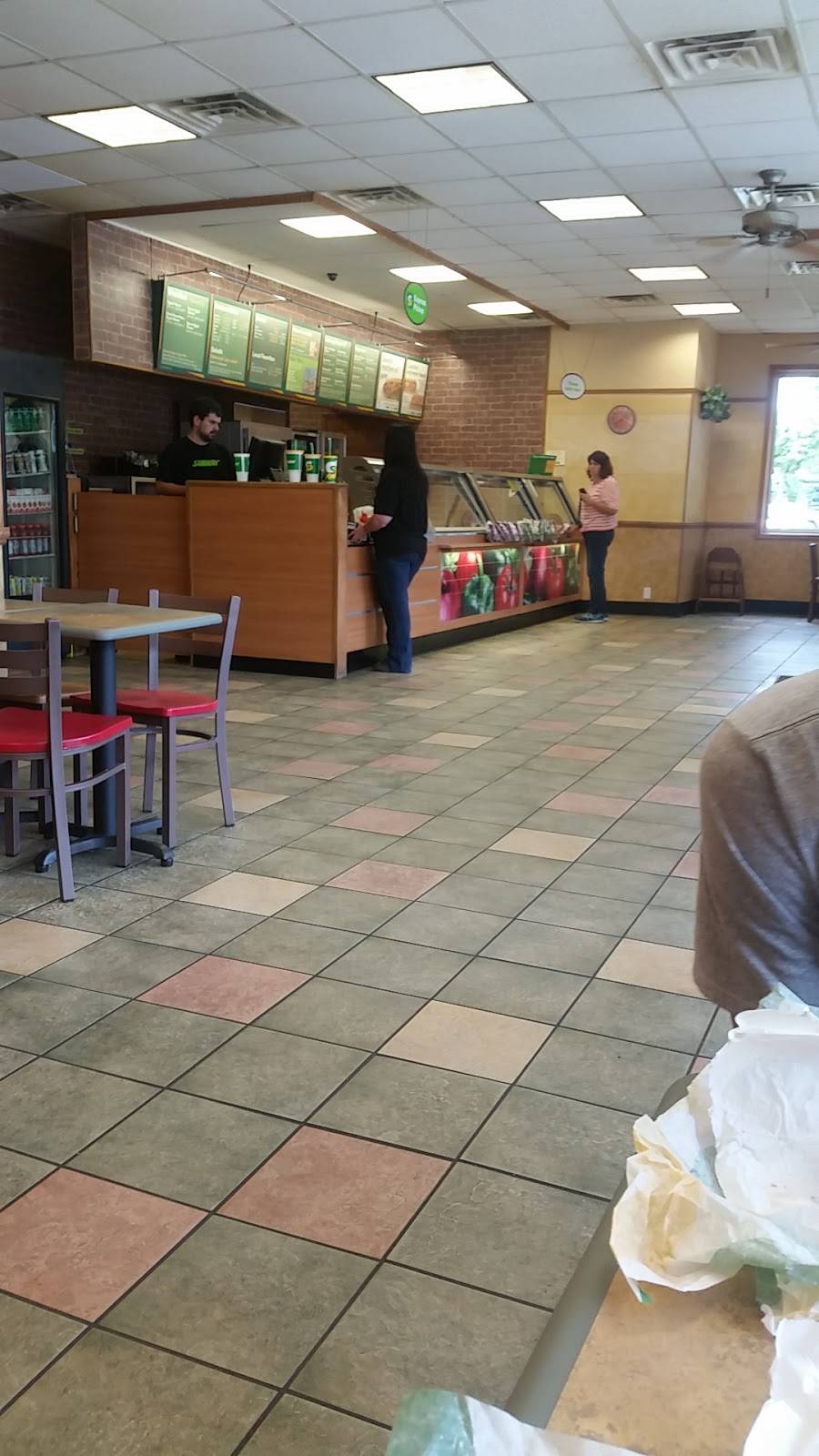 Subway | restaurant | 322 S Cochran Ave, Charlotte, MI 48813, USA | 5175436200 OR +1 517-543-6200