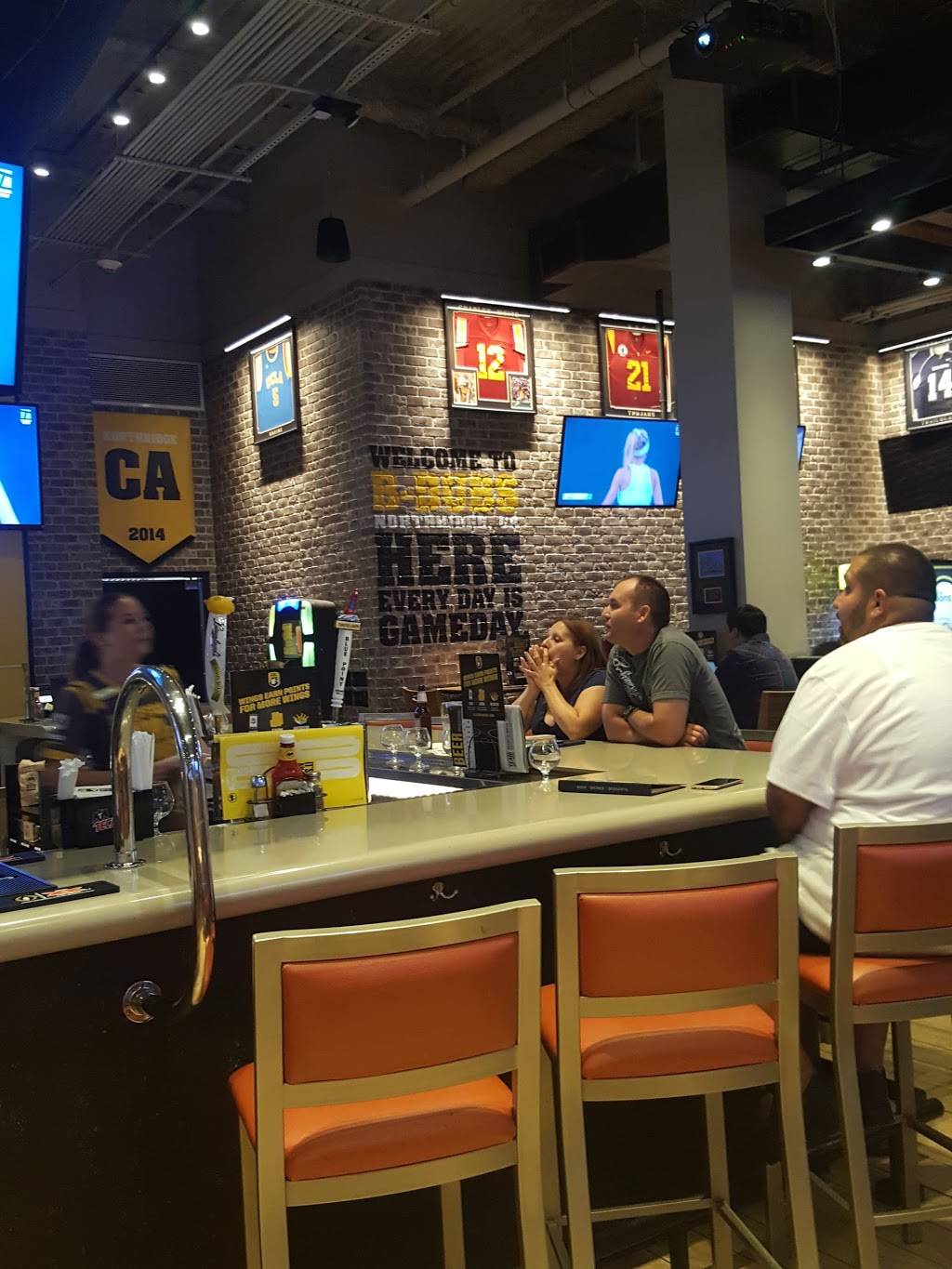 Buffalo Wild Wings | restaurant | 9301 Tampa Ave, Northridge, CA 91324, USA | 8188868520 OR +1 818-886-8520