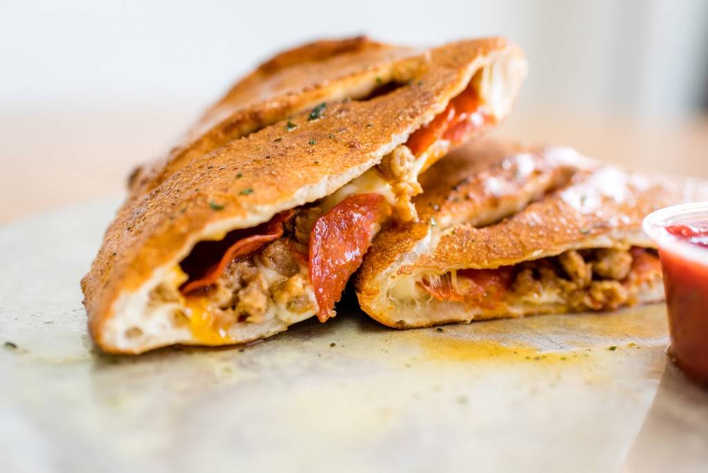 Pasquales Pizzeria | restaurant | 100 Bettis Rd, Dravosburg, PA 15034, USA | 4128966730 OR +1 412-896-6730