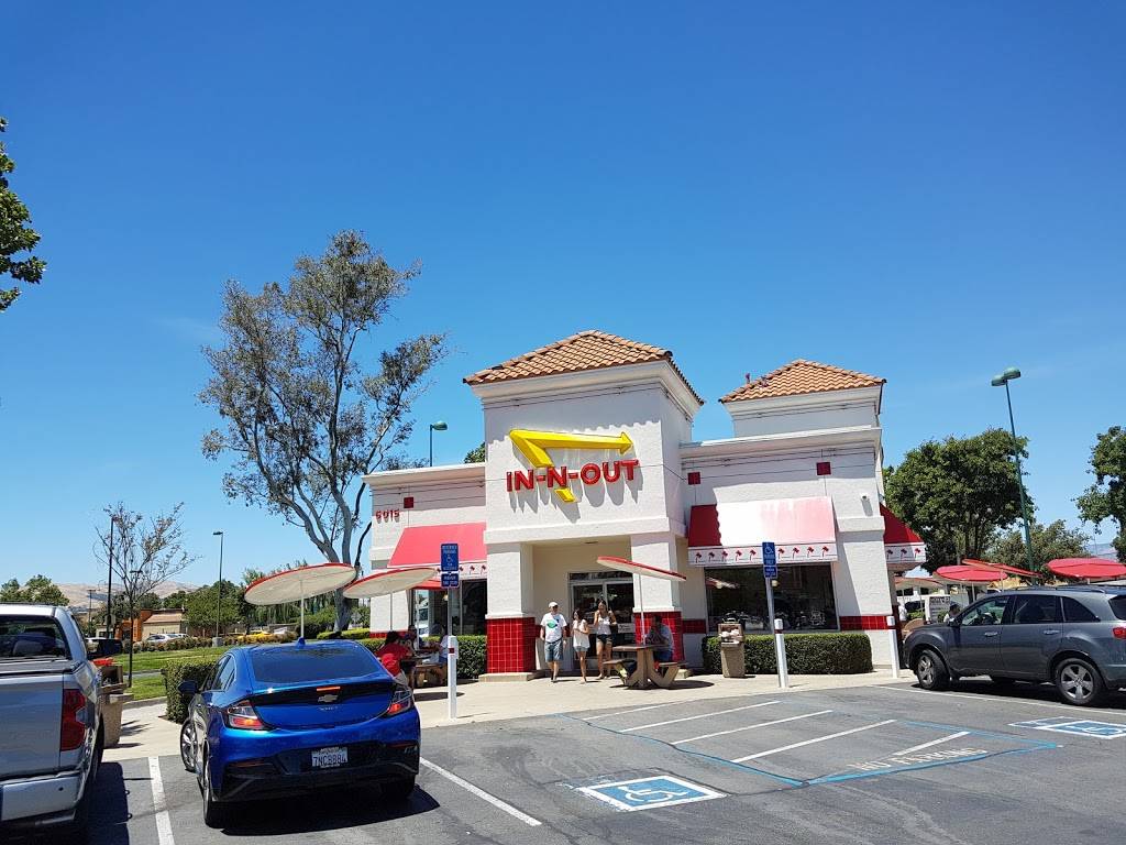In-N-Out Burger | restaurant | 6015 Johnson Dr, Pleasanton, CA 94588, USA | 8007861000 OR +1 800-786-1000