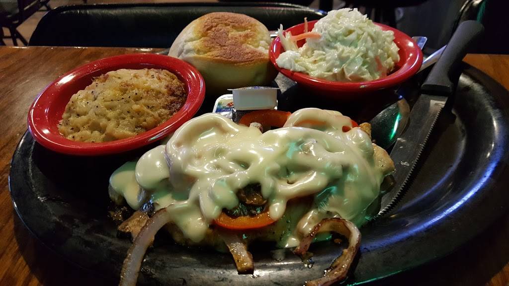 Chicken Coop Sports Bar & Grille | restaurant | 1960 Grand Ave #23, West Des Moines, IA 50265, USA | 5152230088 OR +1 515-223-0088