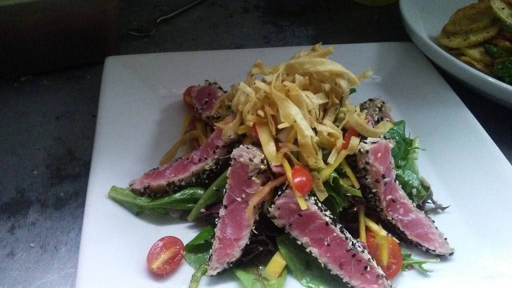 Station House Bar and Grille | cafe | 232 East Ave, Norwalk, CT 06855, USA | 2038532680 OR +1 203-853-2680