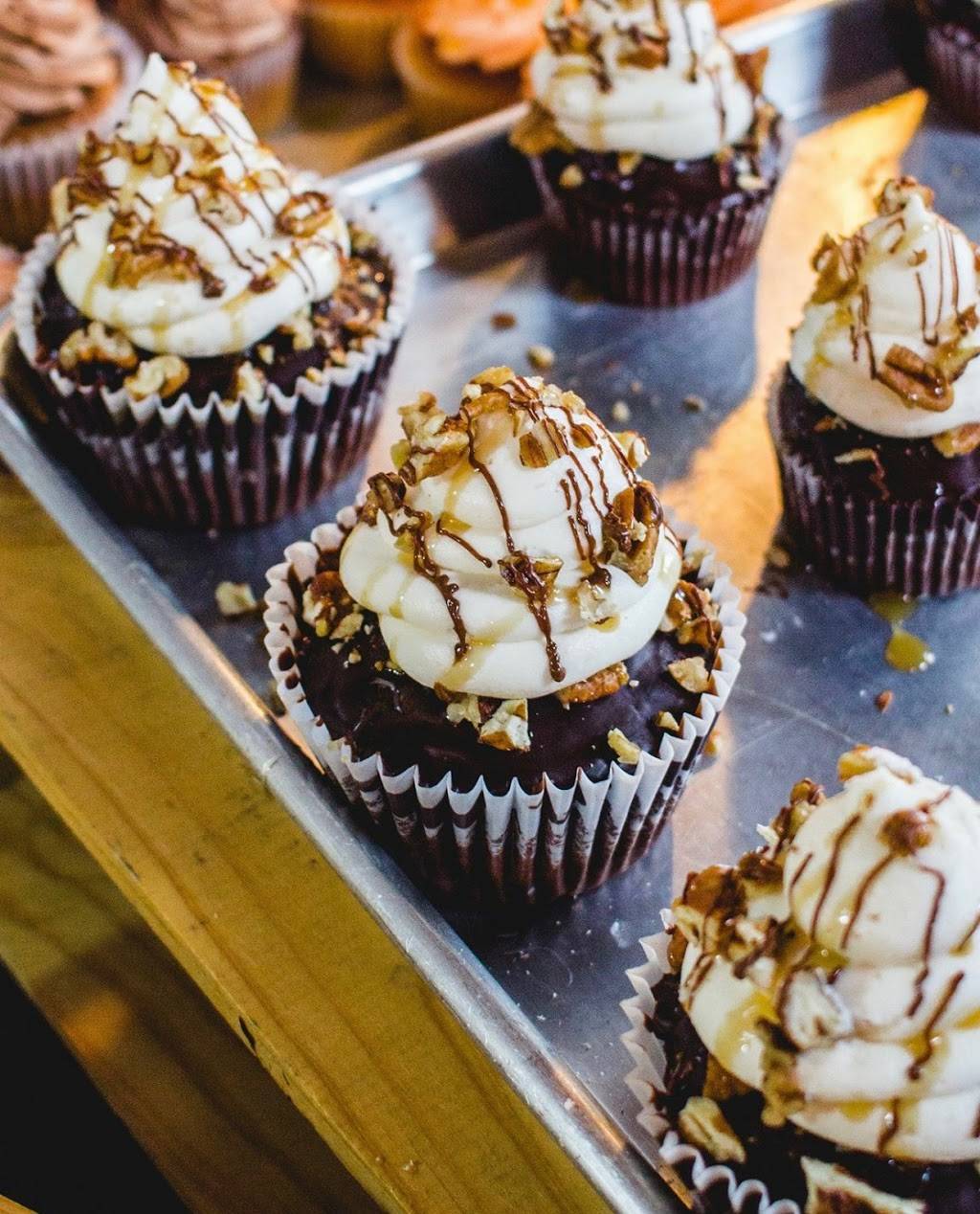 Matties Delectable Desserts | bakery | 8444 International Dr, Orlando, FL 32819, USA | 4077359550 OR +1 407-735-9550