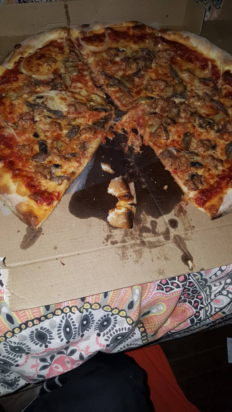 Federicos Pizza Express | meal takeaway | Broad St, Shrewsbury, NJ 07702, USA | 7329351380 OR +1 732-935-1380