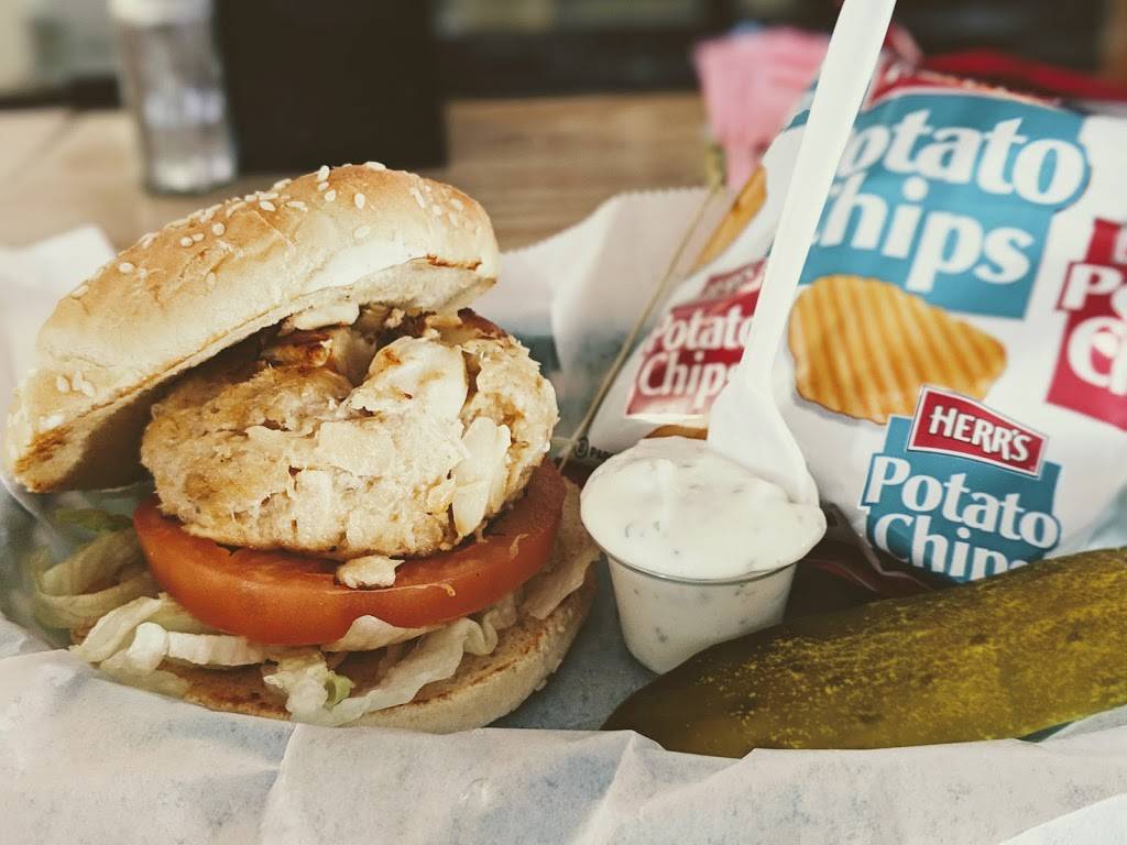 Tap Room Inc | restaurant | 201 Bohemia Ave, Chesapeake City, MD 21915, USA | 4108852344 OR +1 410-885-2344