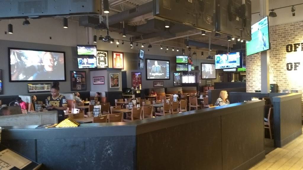 Buffalo Wild Wings | restaurant | 74 S Weber Rd, Romeoville, IL 60446, USA | 8153722999 OR +1 815-372-2999