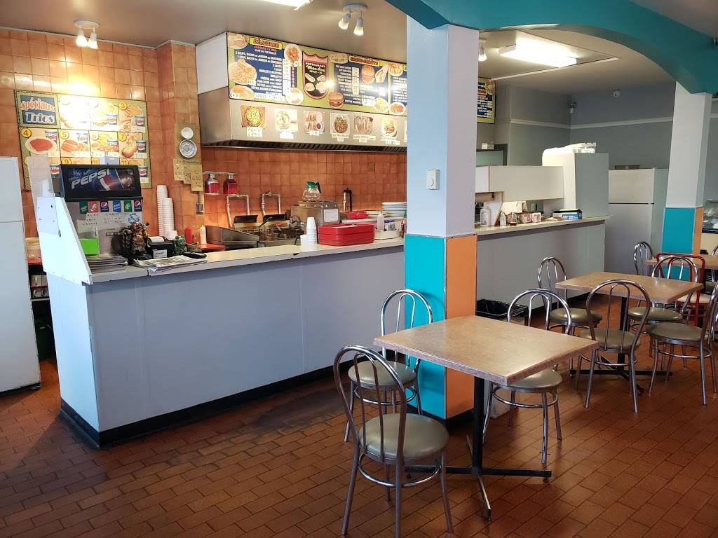 Mon Ami Drive In | restaurant | 11810 Boulevard Langelier, Montréal, QC H1G 3M3, Canada | 5143253651 OR +1 514-325-3651