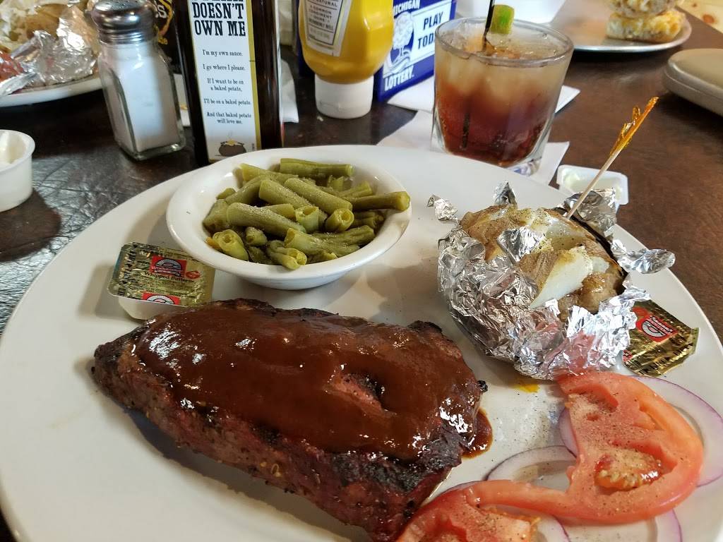 Charlies Bar And Grill | restaurant | 117 S Bridge St, Dimondale, MI 48821, USA | 5172357101 OR +1 517-235-7101