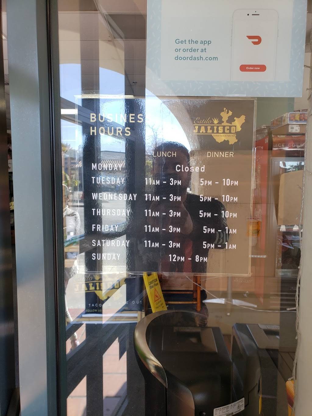 Estilo Jalisco | restaurant | 209 S Milpas St, Santa Barbara, CA 93103, USA | 8057086536 OR +1 805-708-6536