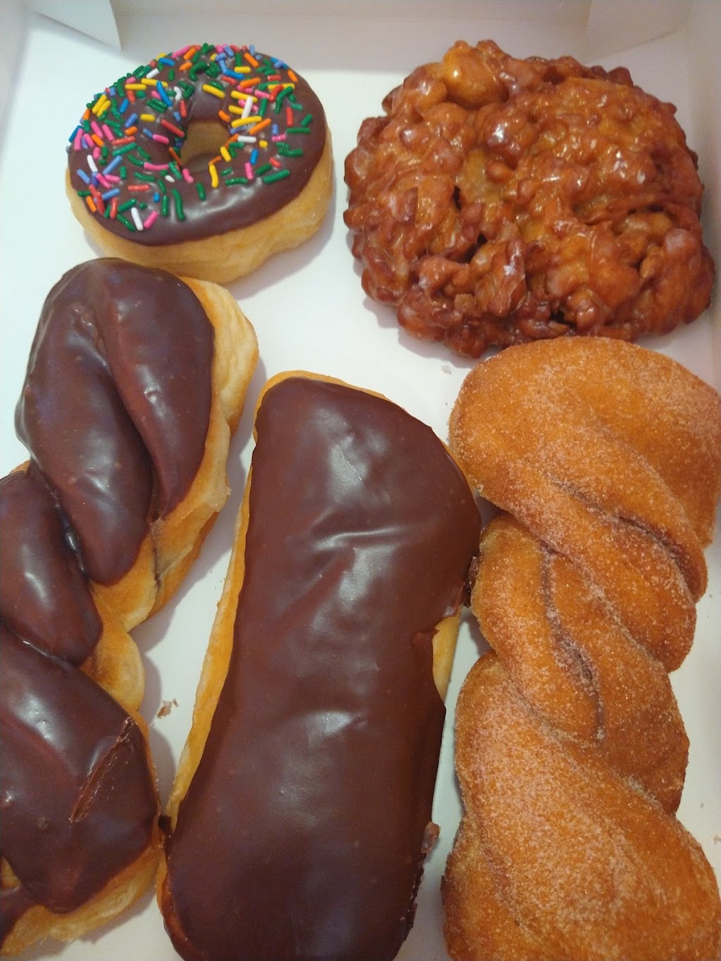 Love’s Donuts and Gourmet Sandwiches | meal takeaway | 821 Hogan Ln #100, Conway, AR 72034, USA | 5017816000 OR +1 501-781-6000