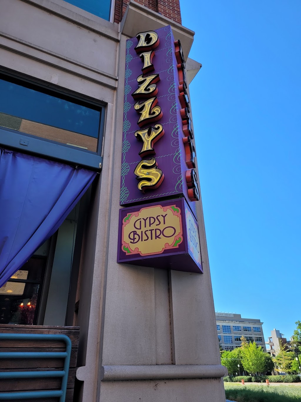 Dizzys Gypsy Bistro | restaurant | 200 River Market Ave #150, Little Rock, AR 72201, USA | 5013753500 OR +1 501-375-3500