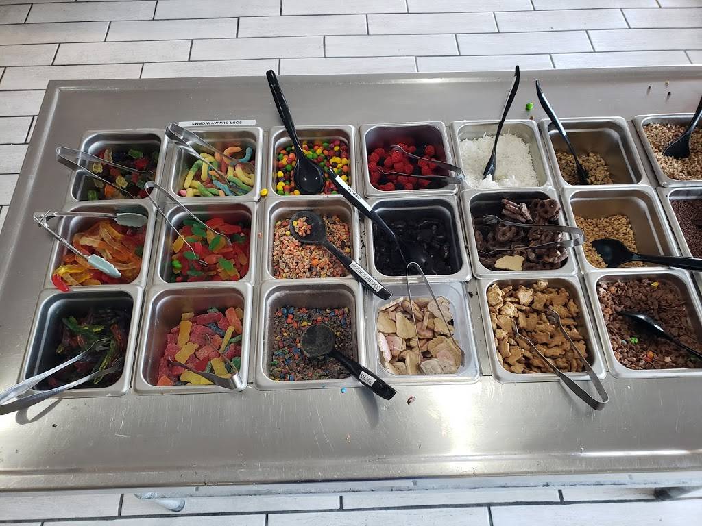 Las Mangonadas | restaurant | 147 N Paw Paw St, Coloma, MI 49038, USA | 2692026074 OR +1 269-202-6074