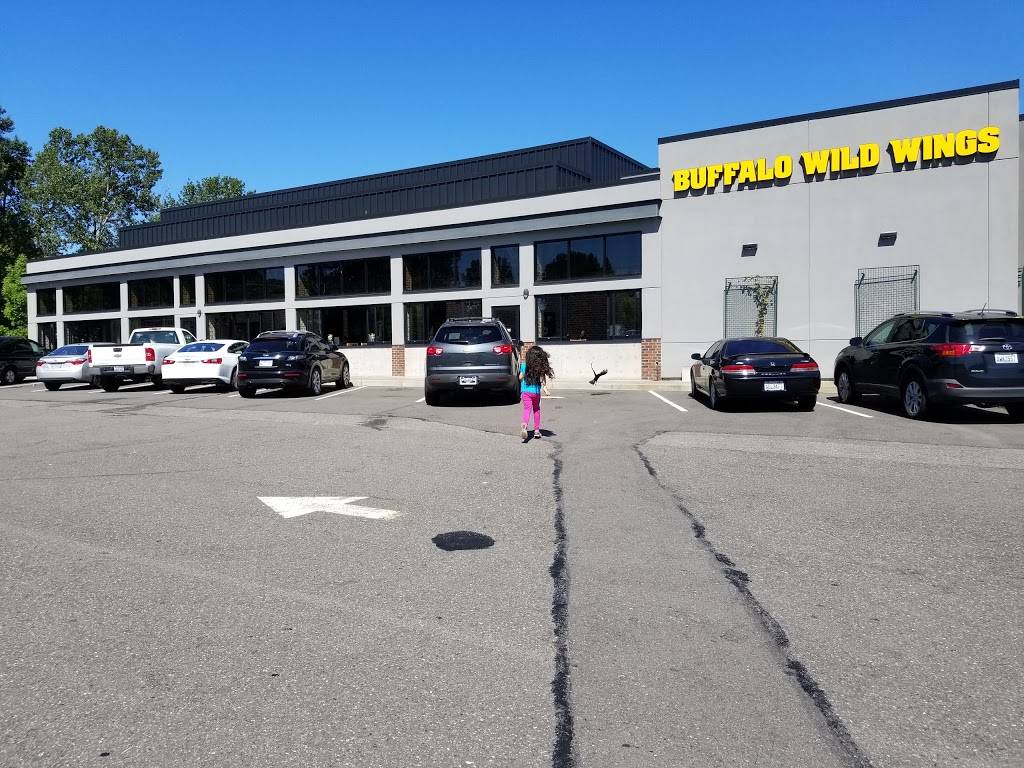 Buffalo Wild Wings | meal takeaway | 225 Tukwila Pkwy, Tukwila, WA 98188, USA | 2062431219 OR +1 206-243-1219