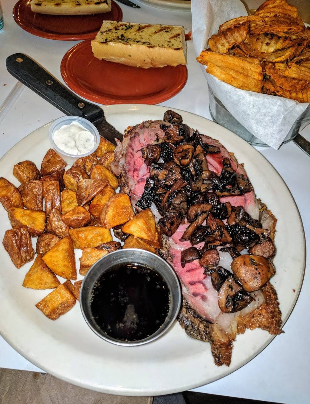 Urban Saloon & Grill | restaurant | 1202 Commerce Ave, Longview, WA 98632, USA | 3604251541 OR +1 360-425-1541