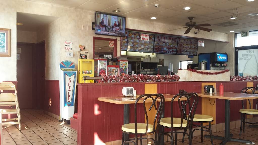 Toms Burgers | restaurant | 100 E Roberts Ln, Bakersfield, CA 93308, USA | 6613921565 OR +1 661-392-1565