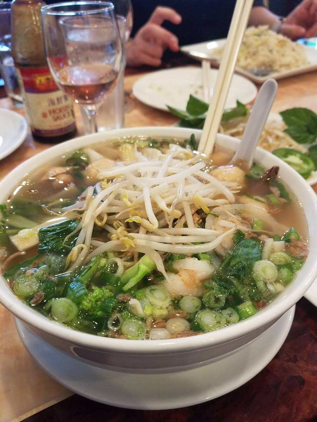 Hanois Pho | restaurant | 1501 West Chester Pike, Havertown, PA 19083, USA | 4844545105 OR +1 484-454-5105