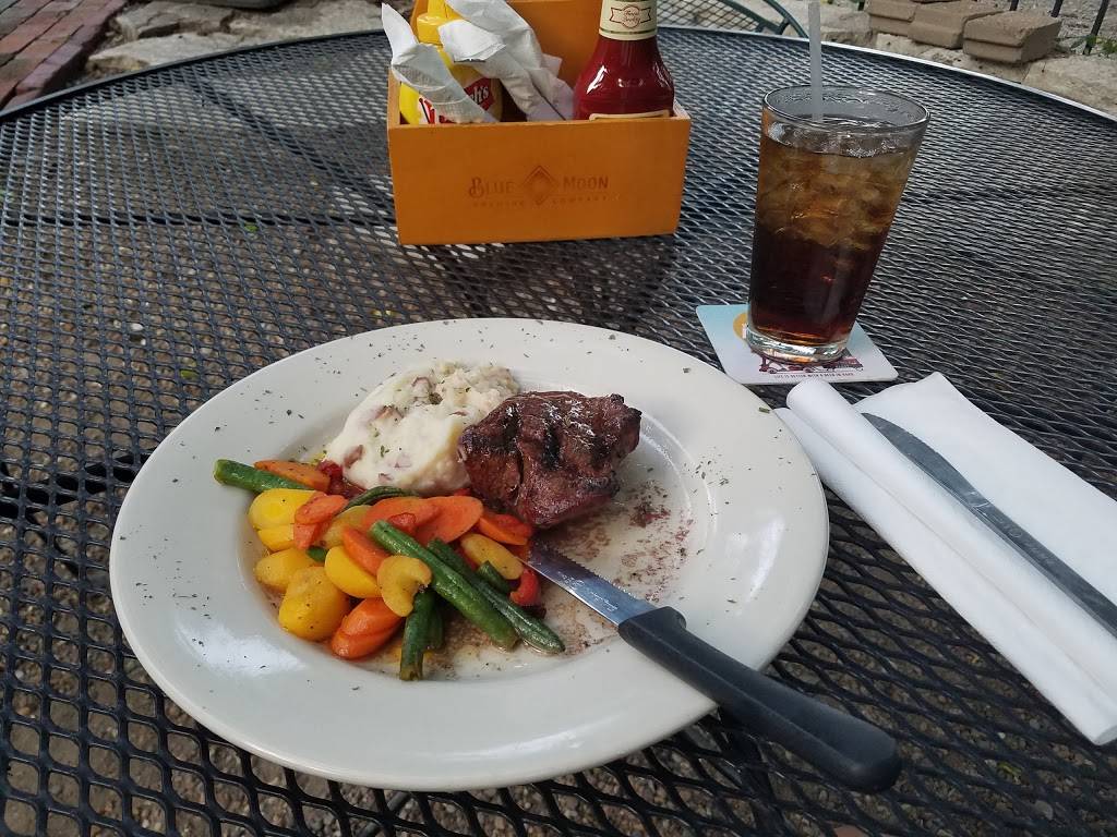 Old Mill Stream Inn | restaurant | 912 S Main St, St Charles, MO 63301, USA | 6369463287 OR +1 636-946-3287