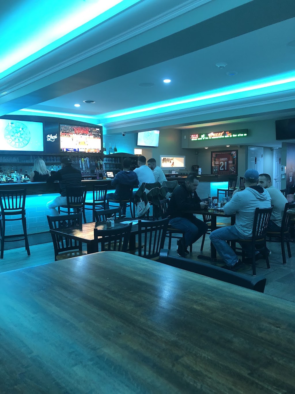 The Local | restaurant | 478 Waterman Ave, East Providence, RI 02914, USA | 4013379337 OR +1 401-337-9337