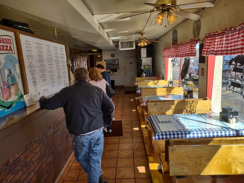 Leon Gessi New York Pizza | restaurant | 1806 Palmer Park Blvd, Colorado Springs, CO 80909, USA | 7196351542 OR +1 719-635-1542