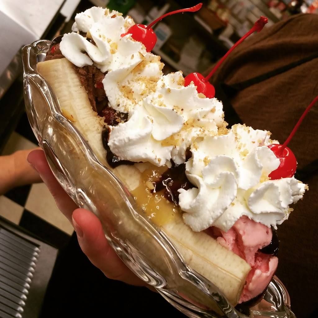 Southern Sweets Ice Cream & Sandwich Shop | restaurant | 917 Bay St F Old Bay Marketplace Hallway, Beaufort, SC 29902, USA | 8433790798 OR +1 843-379-0798