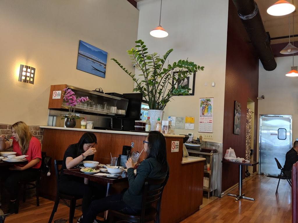 HUE Restaurant | restaurant | 3005 Silver Creek Rd Suite 190, San Jose, CA 95121, USA | 4082231021 OR +1 408-223-1021