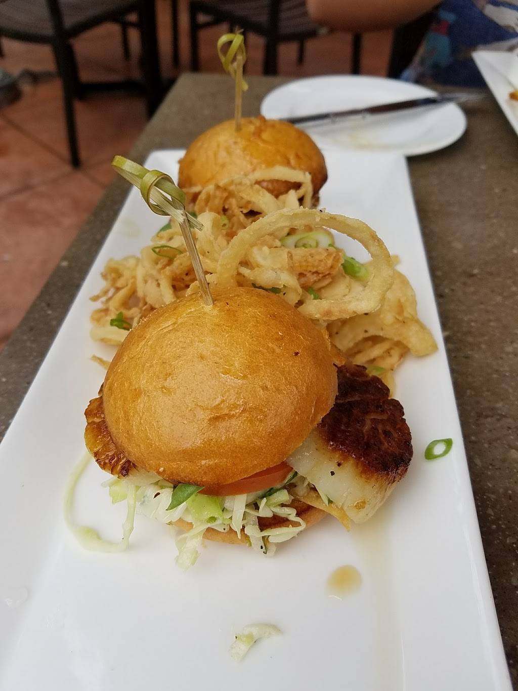 Tommy Bahama Restaurant, Bar & Store | restaurant | Corona del Mar Plaza, 854 Avocado Ave, Newport Beach, CA 92660, USA | 9497608686 OR +1 949-760-8686